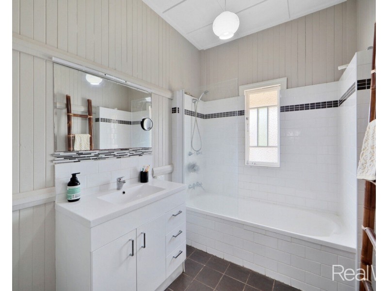 63 Hunter Street, Walkervale QLD 4670