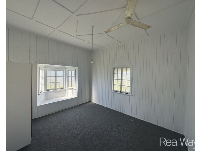34 High Street, Walkervale QLD 4670