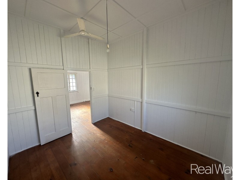 34 High Street, Walkervale QLD 4670