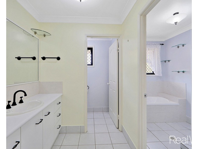 56 Pinto Avenue, Branyan QLD 4670