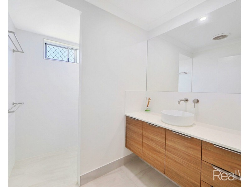 2/23 Greenview Drive, Bargara QLD 4670