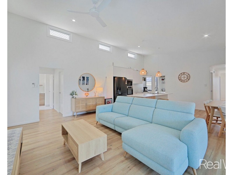 2/23 Greenview Drive, Bargara QLD 4670