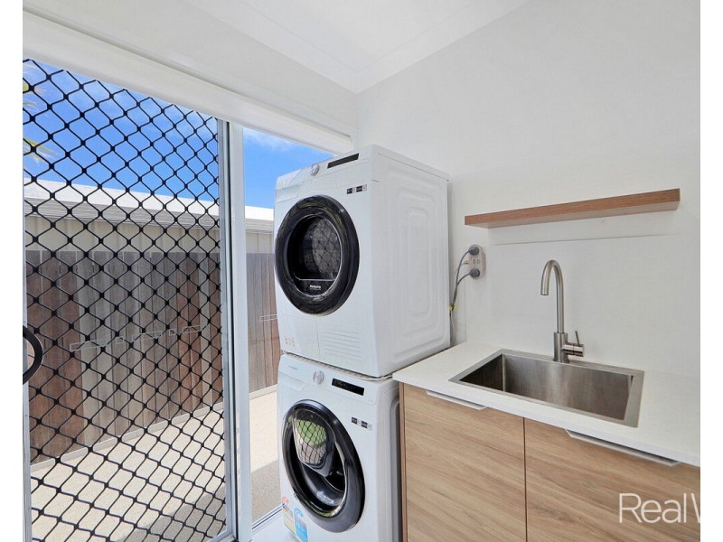 2/23 Greenview Drive, Bargara QLD 4670