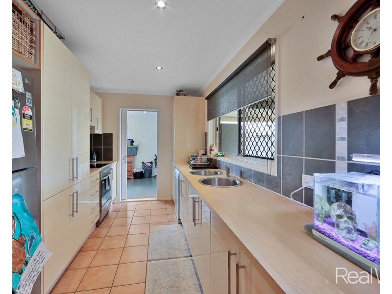 15 Pettigrew Drive, Kalkie QLD 4670