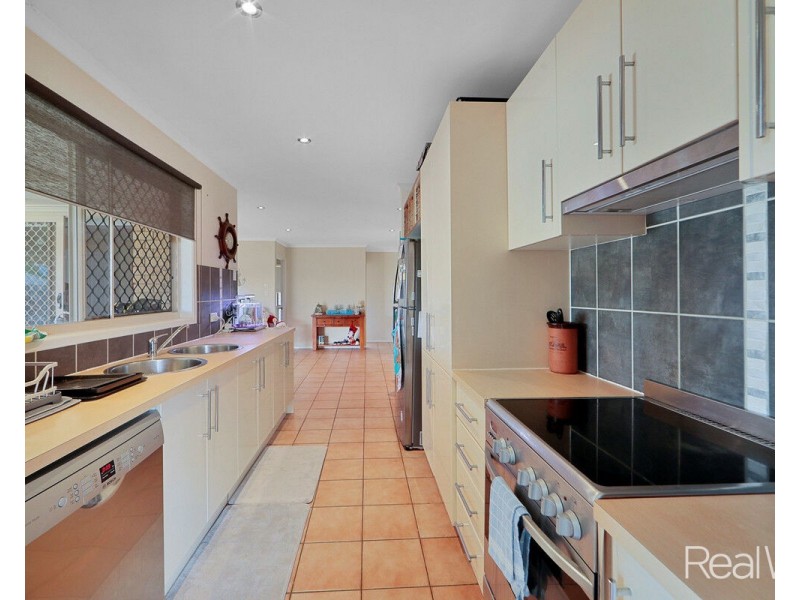 15 Pettigrew Drive, Kalkie QLD 4670