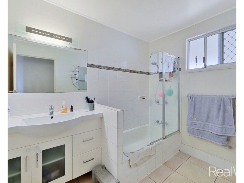 7 Cox Crescent, Millbank QLD 4670