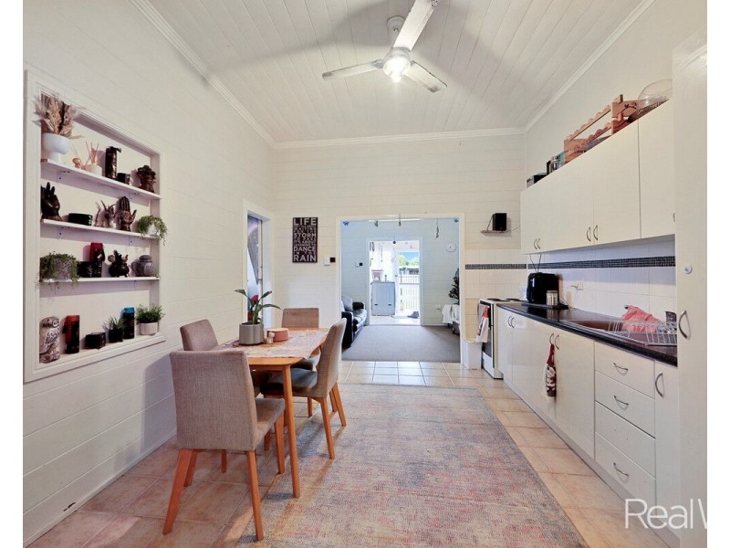 1/2 Crawford Street, Walkervale QLD 4670