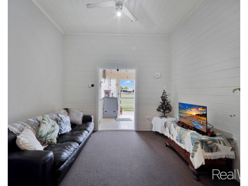 1/2 Crawford Street, Walkervale QLD 4670