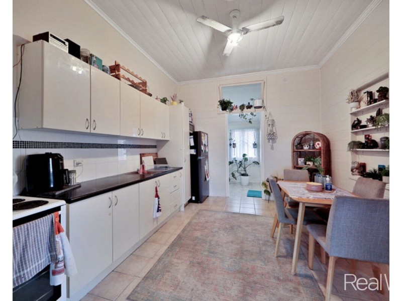 1/2 Crawford Street, Walkervale QLD 4670