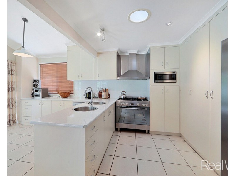 9 De Ville Court, South Bingera QLD 4670