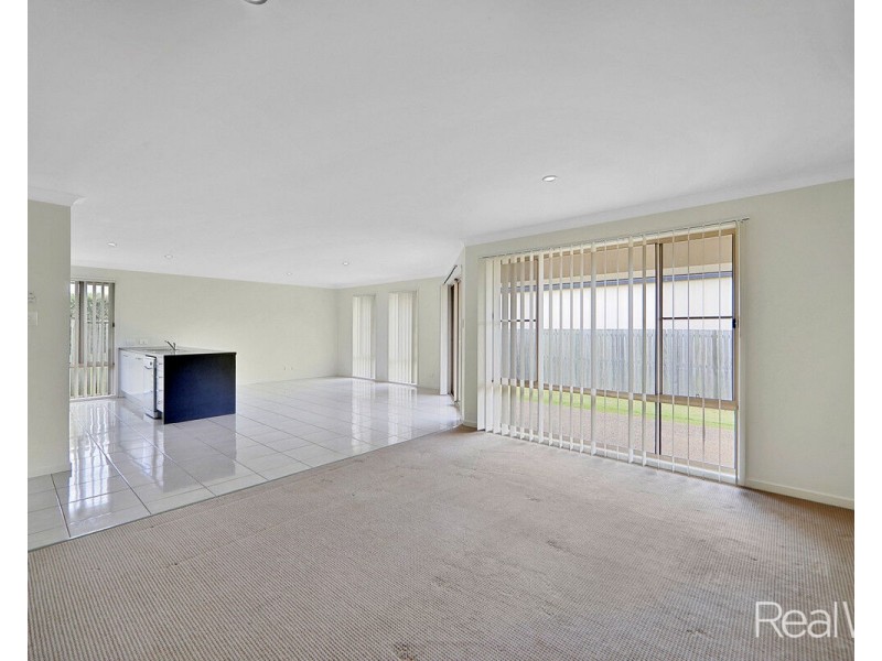 9 Fixter Avenue, Kalkie QLD 4670