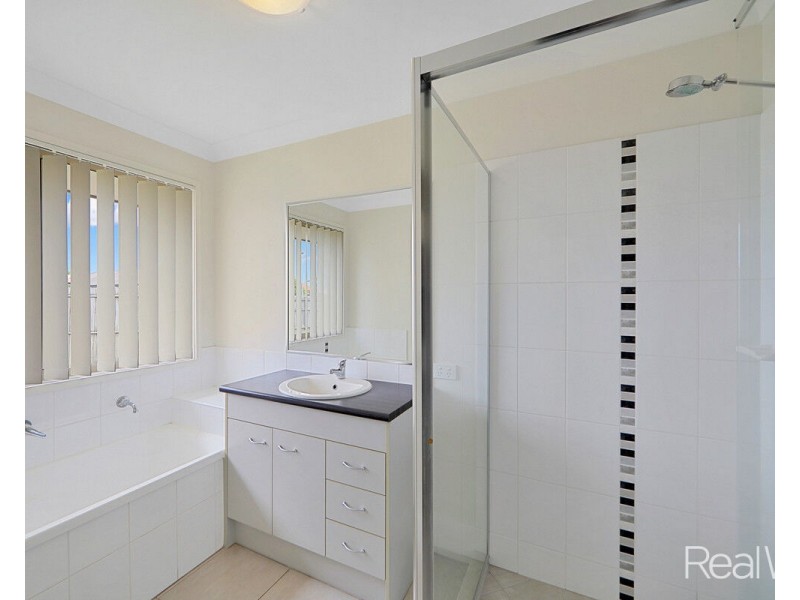 9 Fixter Avenue, Kalkie QLD 4670