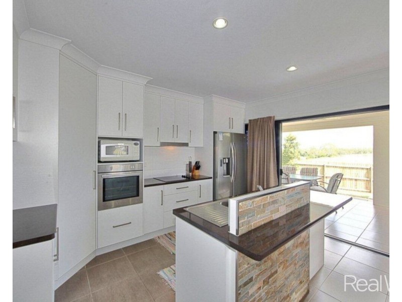 2 Mountney Street, Avoca QLD 4670