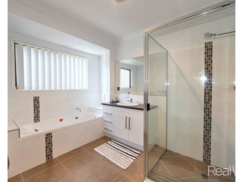 2 Mountney Street, Avoca QLD 4670