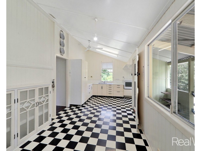 17 Redgwell Close, Apple Tree Creek QLD 4660