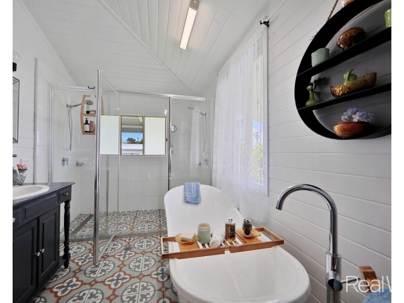 27 Crofton Street, Bundaberg West QLD 4670