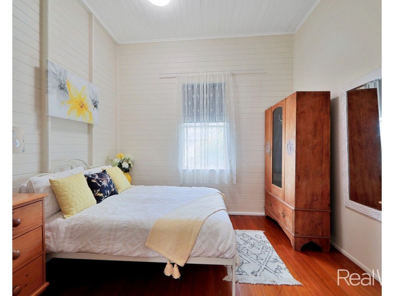 27 Crofton Street, Bundaberg West QLD 4670