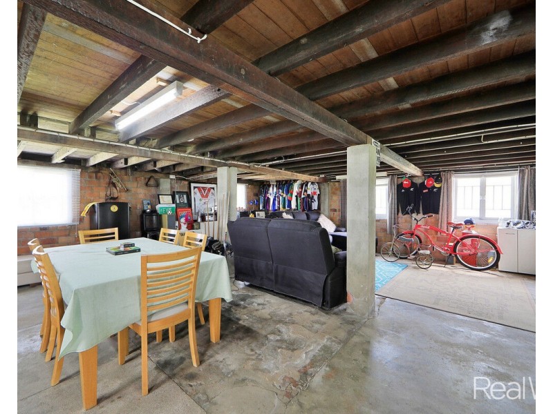 27 Crofton Street, Bundaberg West QLD 4670