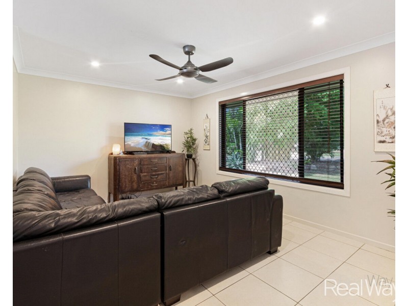 4 Slalom Crescent, Branyan QLD 4670