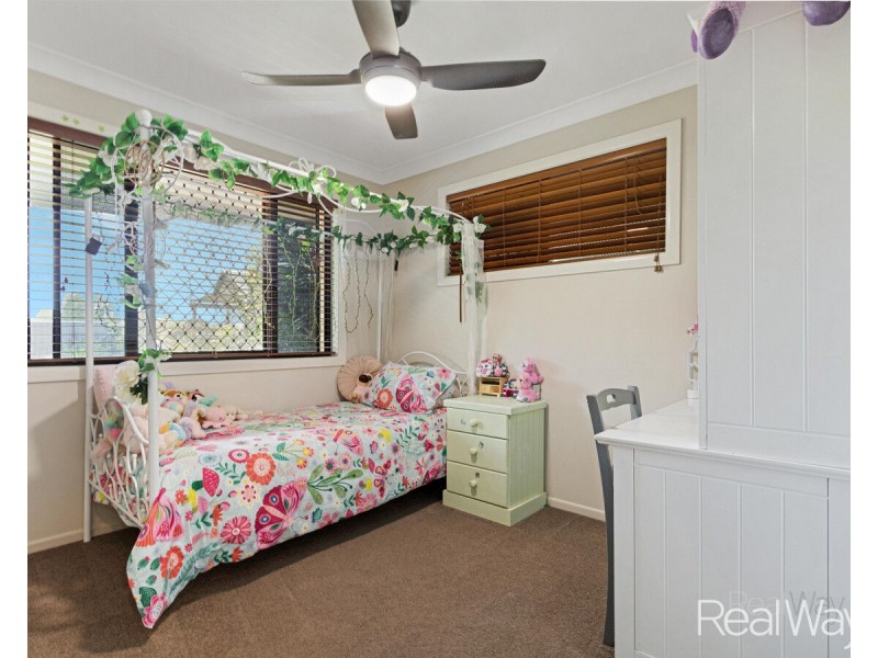 4 Slalom Crescent, Branyan QLD 4670