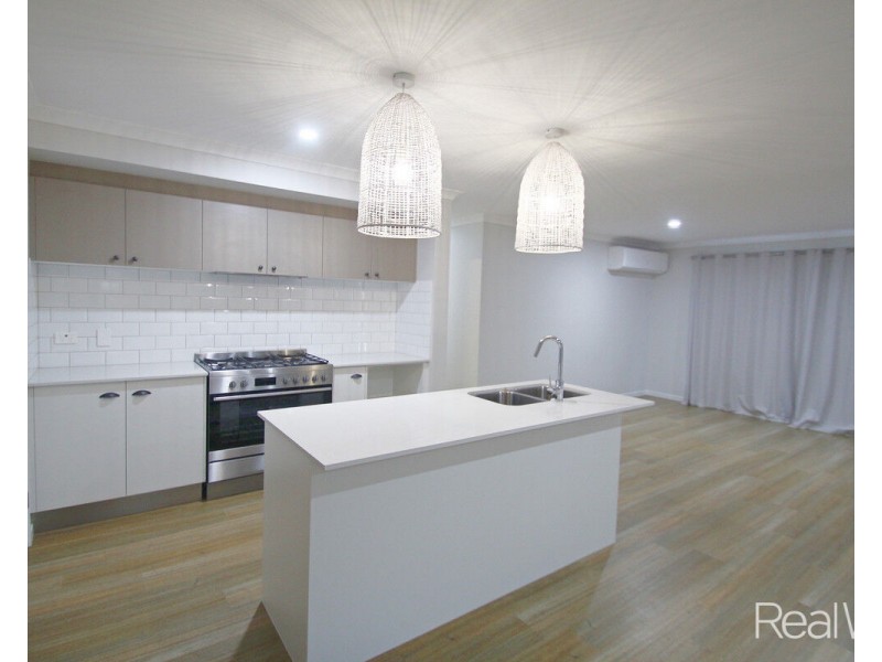1 Bowerbird Court, Branyan QLD 4670