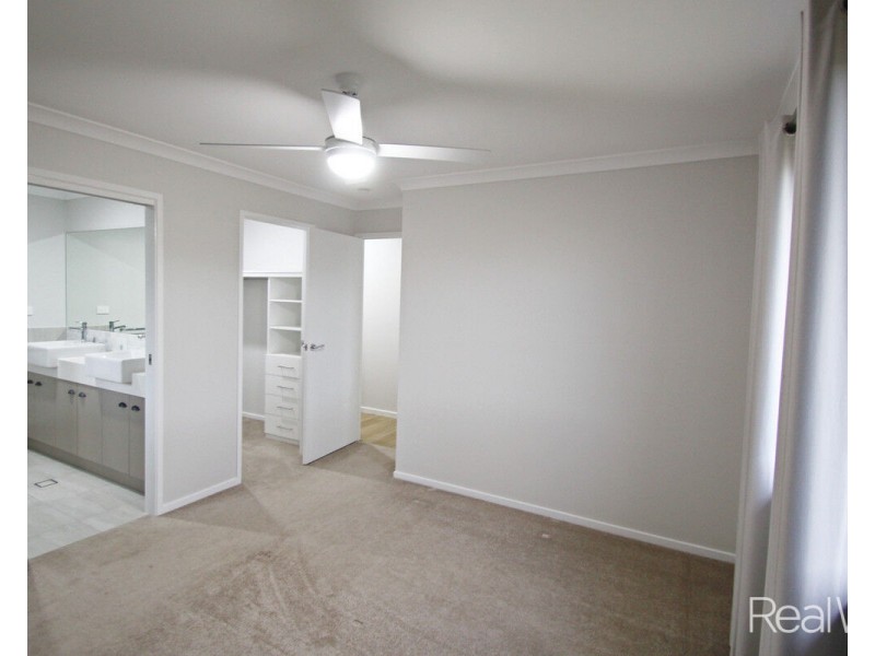 1 Bowerbird Court, Branyan QLD 4670