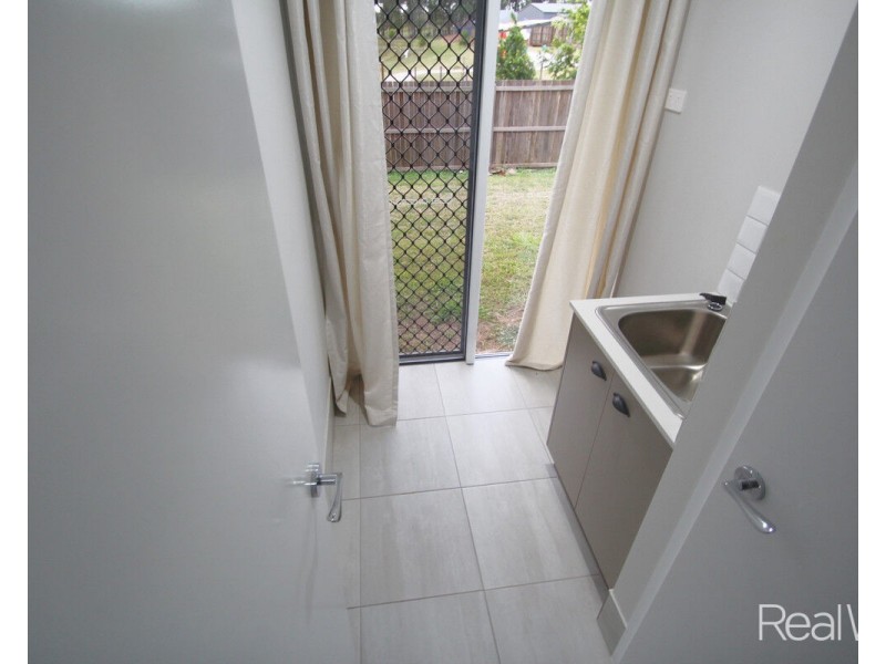 1 Bowerbird Court, Branyan QLD 4670