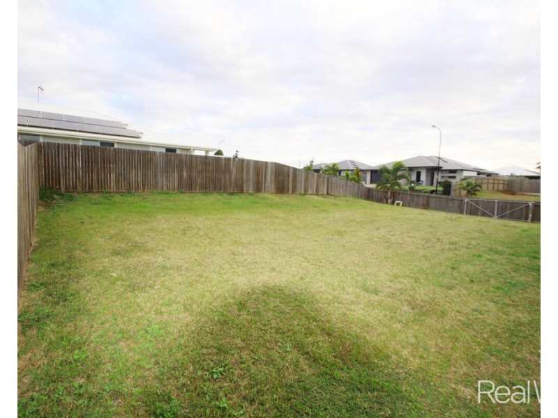 1 Bowerbird Court, Branyan QLD 4670