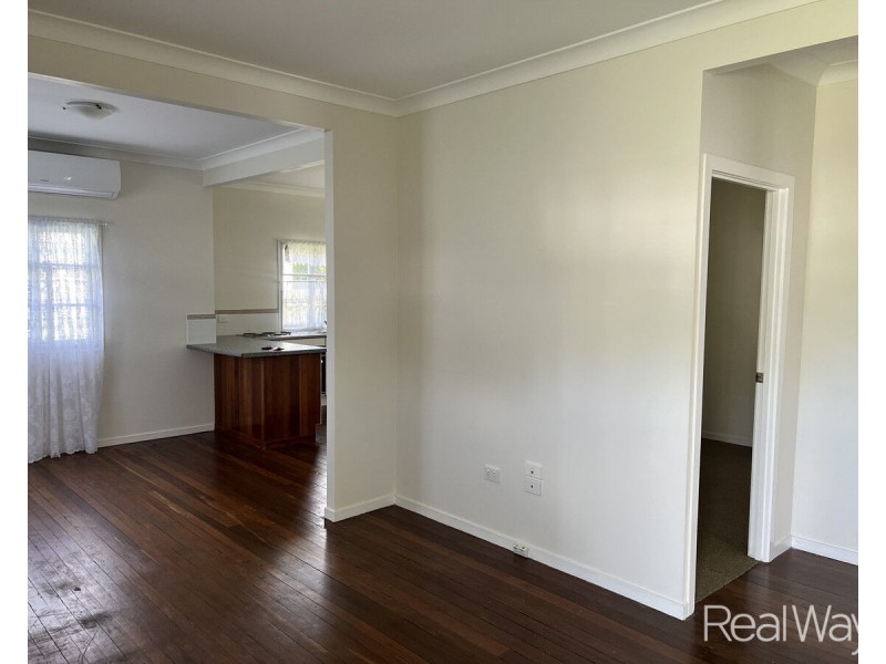 1 Buzza Street, Walkervale QLD 4670