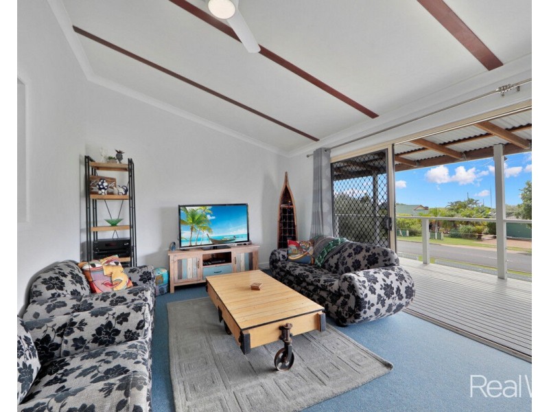 27 Shell Street, Burnett Heads QLD 4670