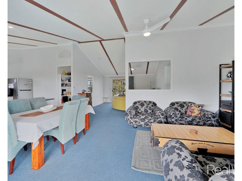 27 Shell Street, Burnett Heads QLD 4670