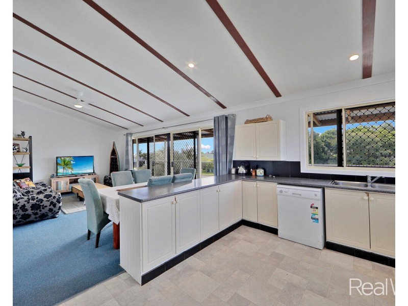 27 Shell Street, Burnett Heads QLD 4670