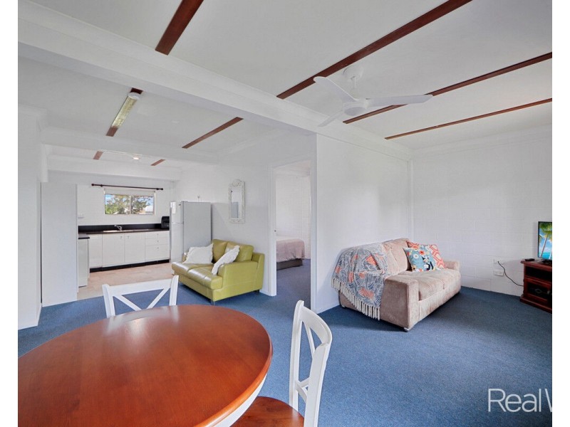 27 Shell Street, Burnett Heads QLD 4670