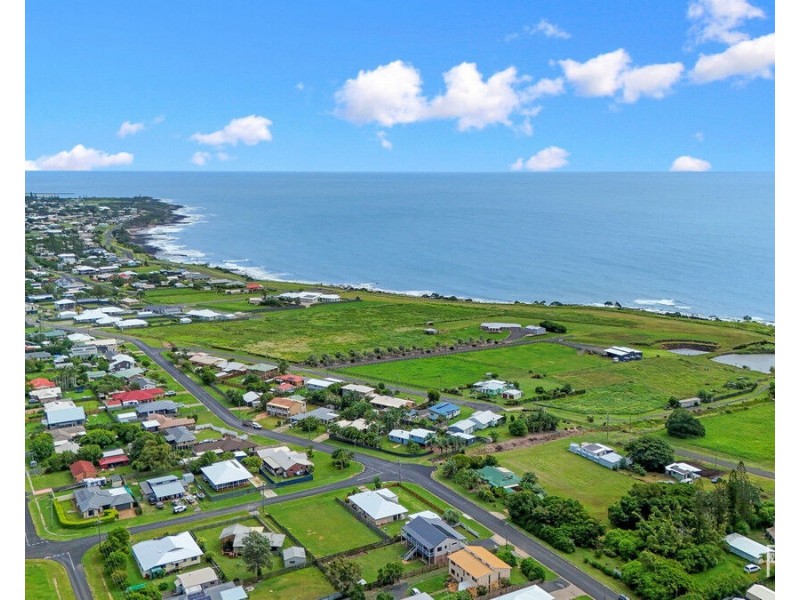 27 Shell Street, Burnett Heads QLD 4670