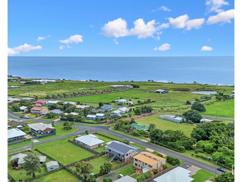 27 Shell Street, Burnett Heads QLD 4670
