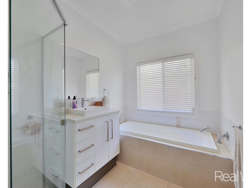 9 Magnolia Court, Innes Park QLD 4670