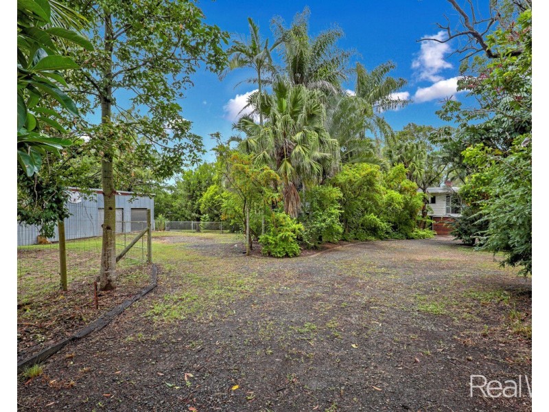 19 Samuels Road, Branyan QLD 4670