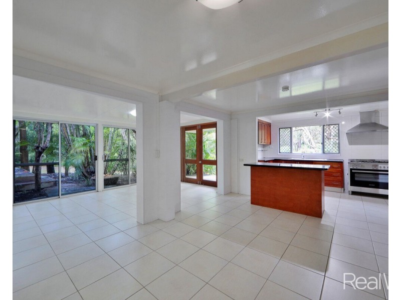 19 Samuels Road, Branyan QLD 4670