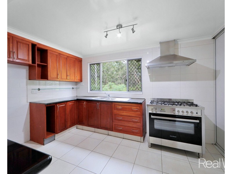 19 Samuels Road, Branyan QLD 4670
