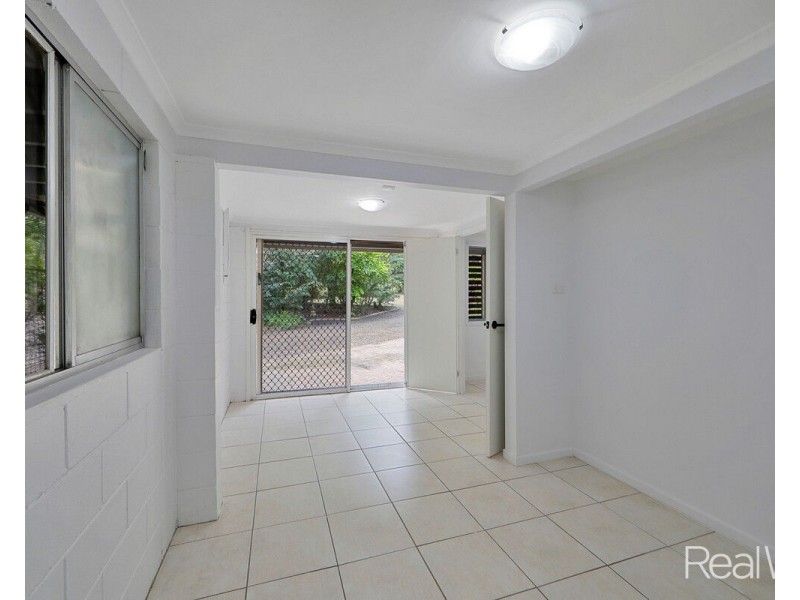 19 Samuels Road, Branyan QLD 4670