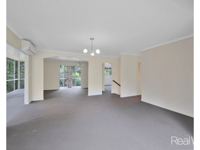 19 Samuels Road, Branyan QLD 4670