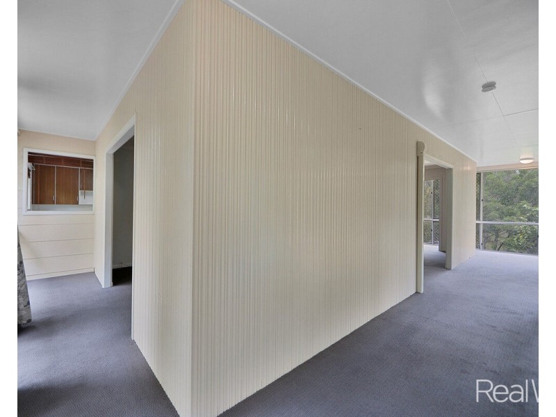 19 Samuels Road, Branyan QLD 4670