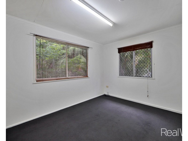 19 Samuels Road, Branyan QLD 4670