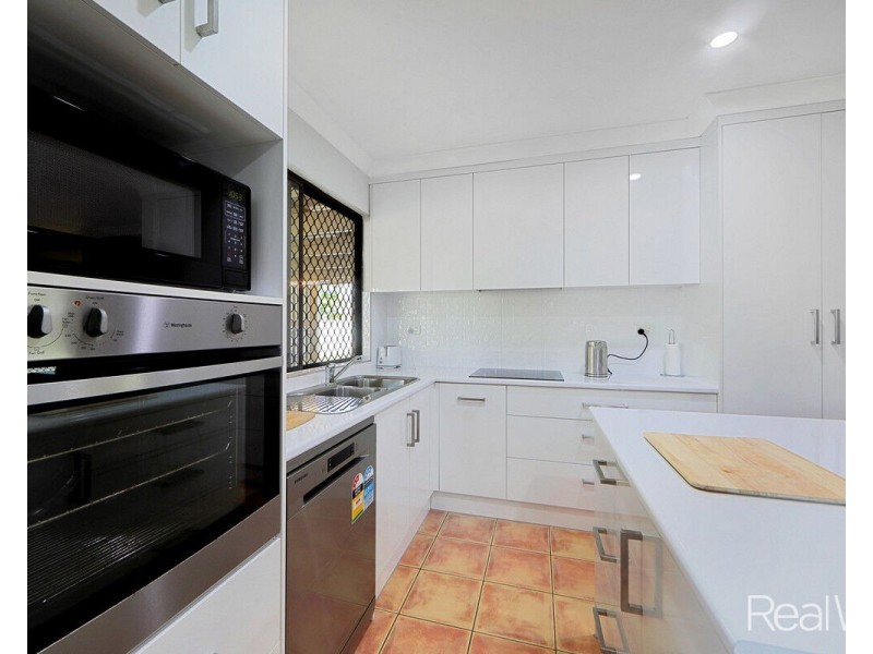 17 Slocomb Street, Avenell Heights QLD 4670