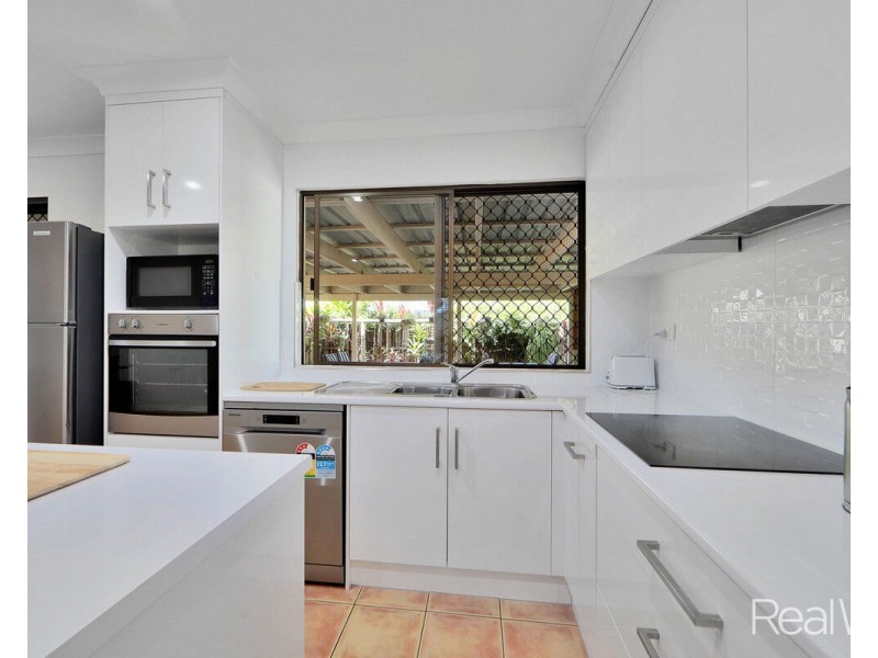 17 Slocomb Street, Avenell Heights QLD 4670
