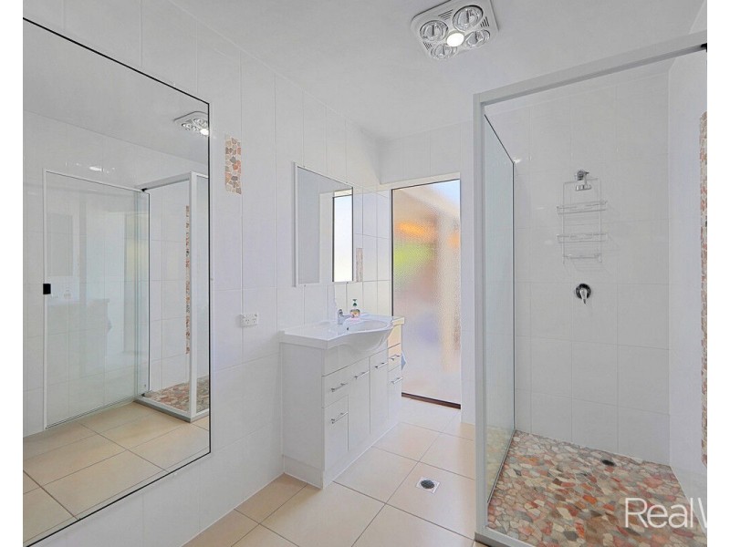 17 Slocomb Street, Avenell Heights QLD 4670