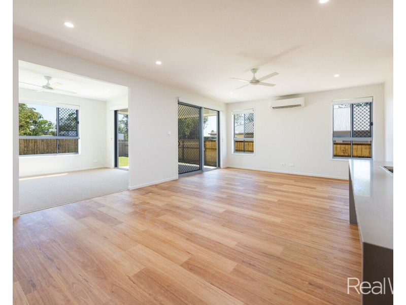 15 Wren Place, Branyan QLD 4670