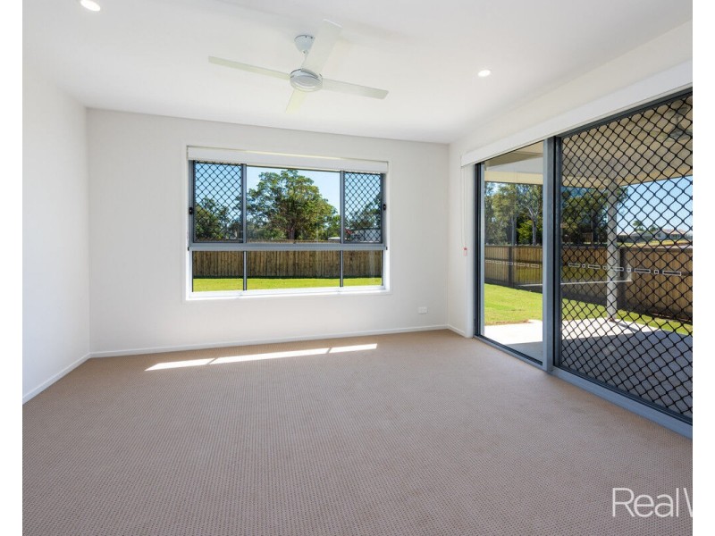 15 Wren Place, Branyan QLD 4670