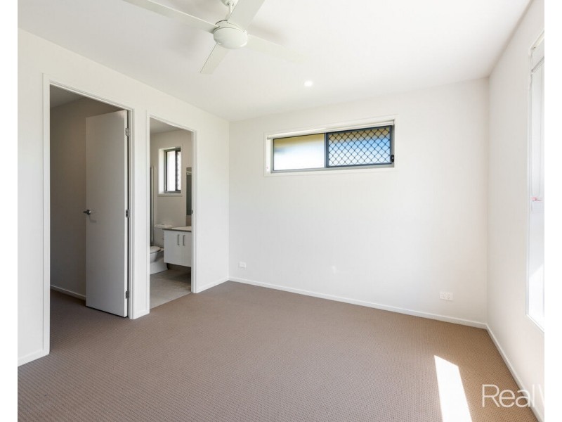 15 Wren Place, Branyan QLD 4670