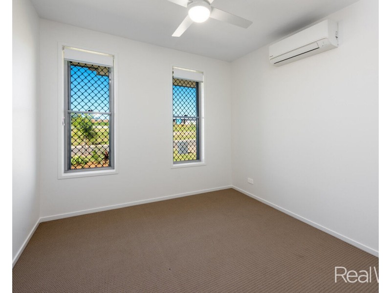 15 Wren Place, Branyan QLD 4670